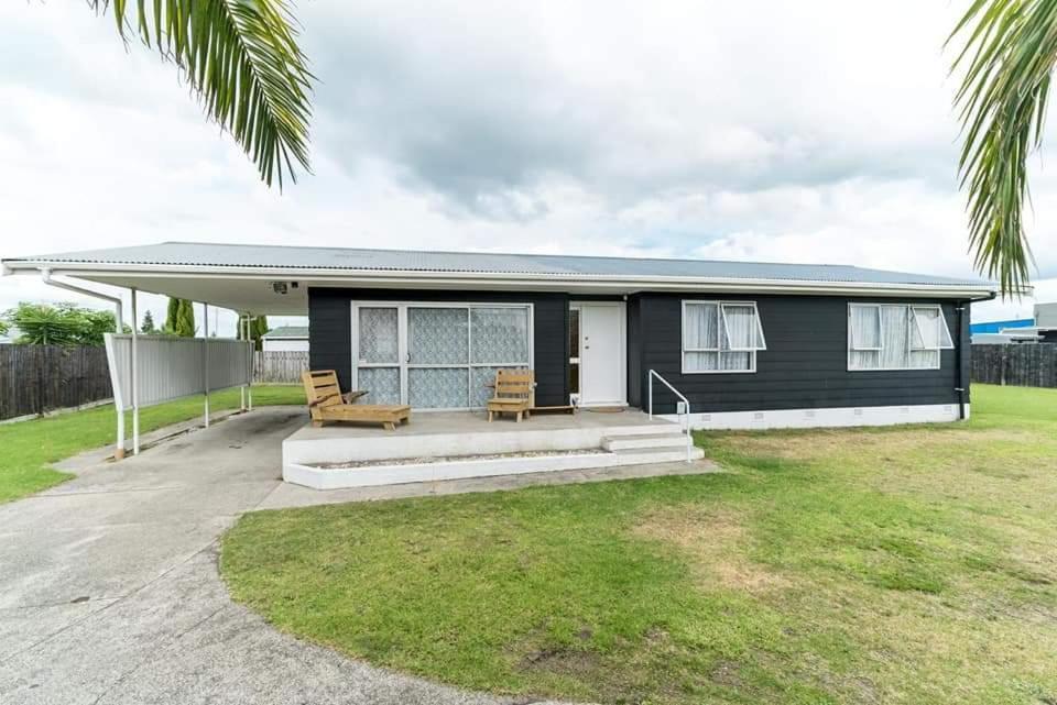 Mount Maunganui House Hotel Tauranga Exterior photo